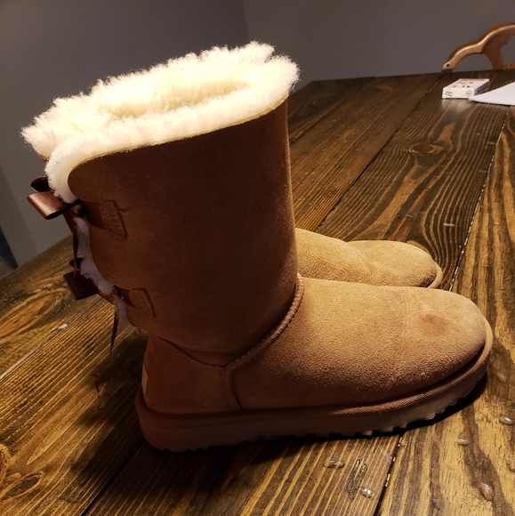 UGG Boots - Picture 4 of 4